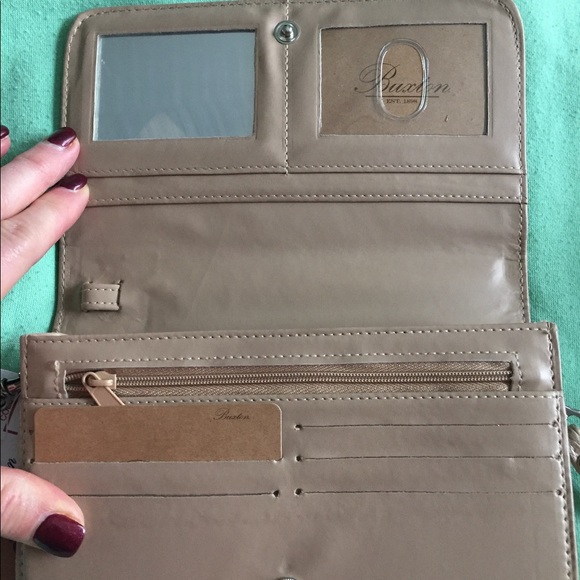 NWT Buxton Beige Wallet With Strap - Picture 3 of 4